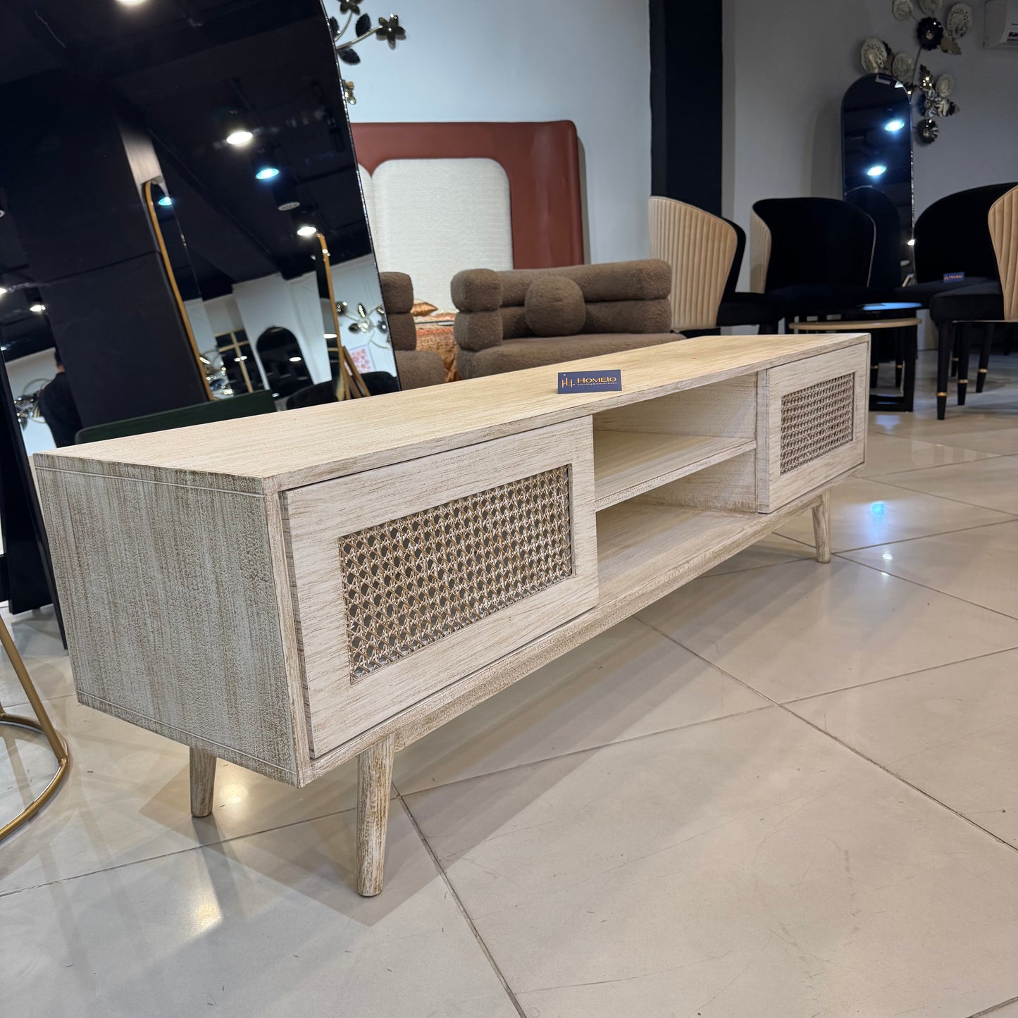 Jen Pro TV Stand