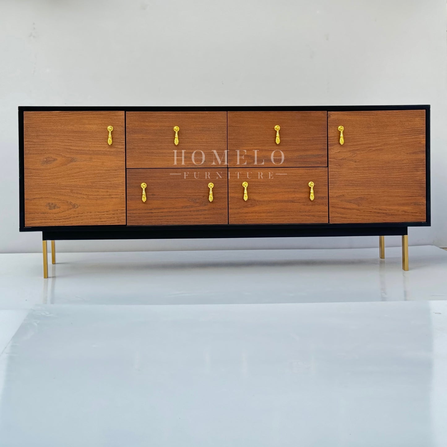 Emilia Console