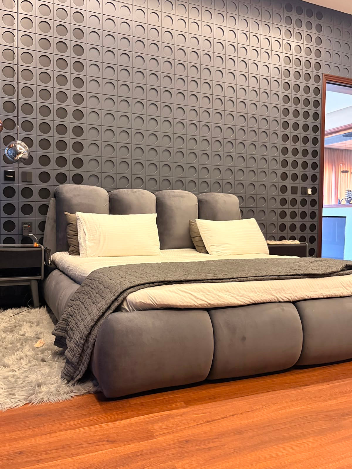 Bubble Plush Tufted Bed