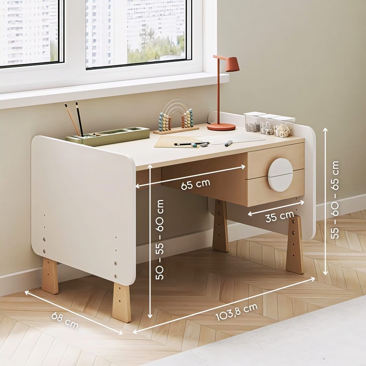 Momo Desk