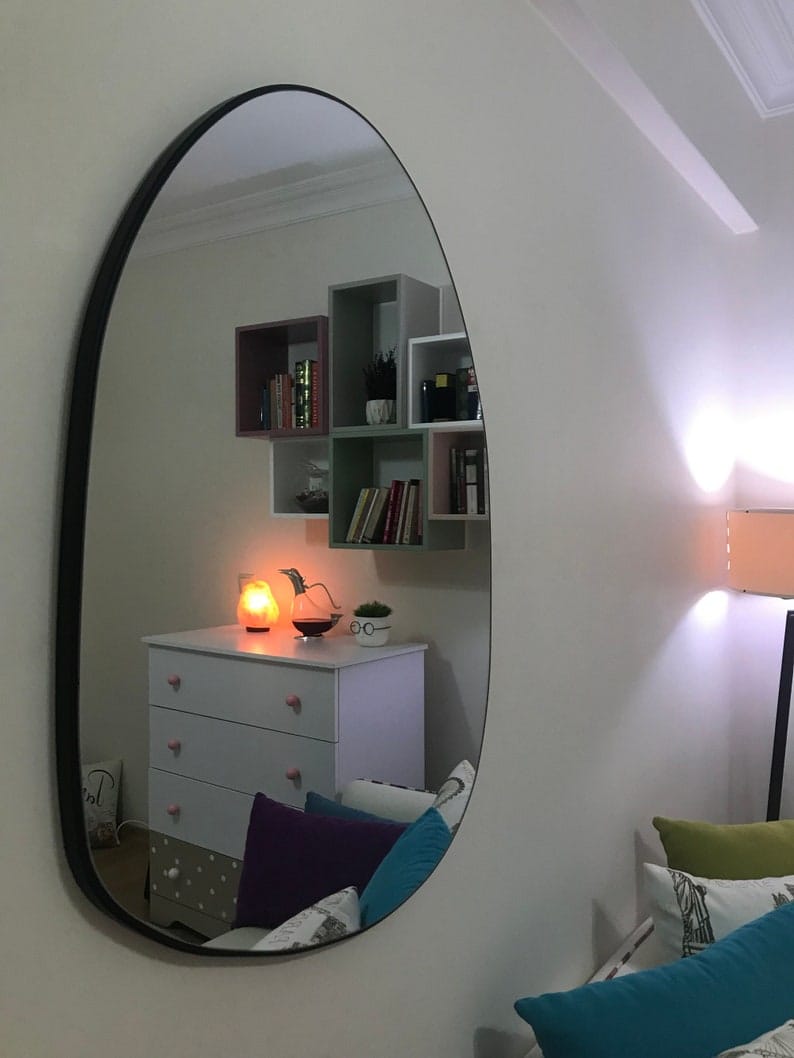Amorph Mirror
