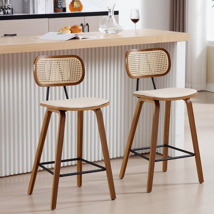 Loes bar stool with curved wooden seat and rattan backrest